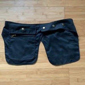 Black hip bag fanny pack